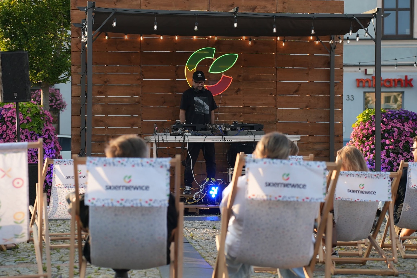 Publiczność przed sceną na poprzedniej edycji Skierniewice Music Square